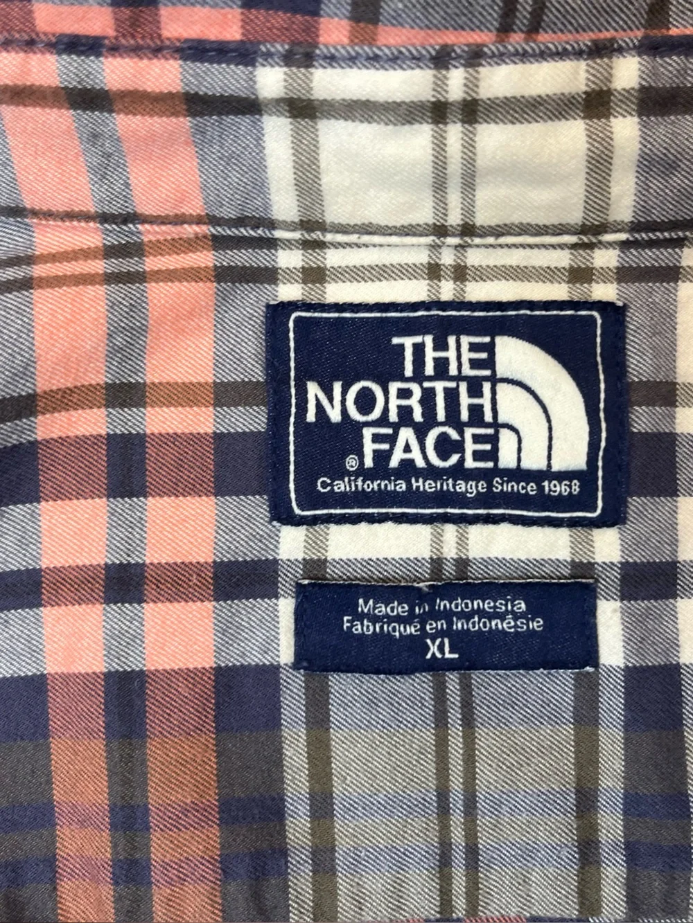 The North Face Coral, Navy & White Plaid Button-Down Shirt - Size XL